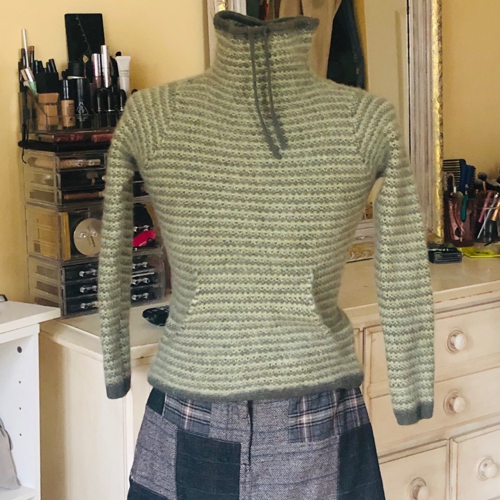 100% cashmere sweater